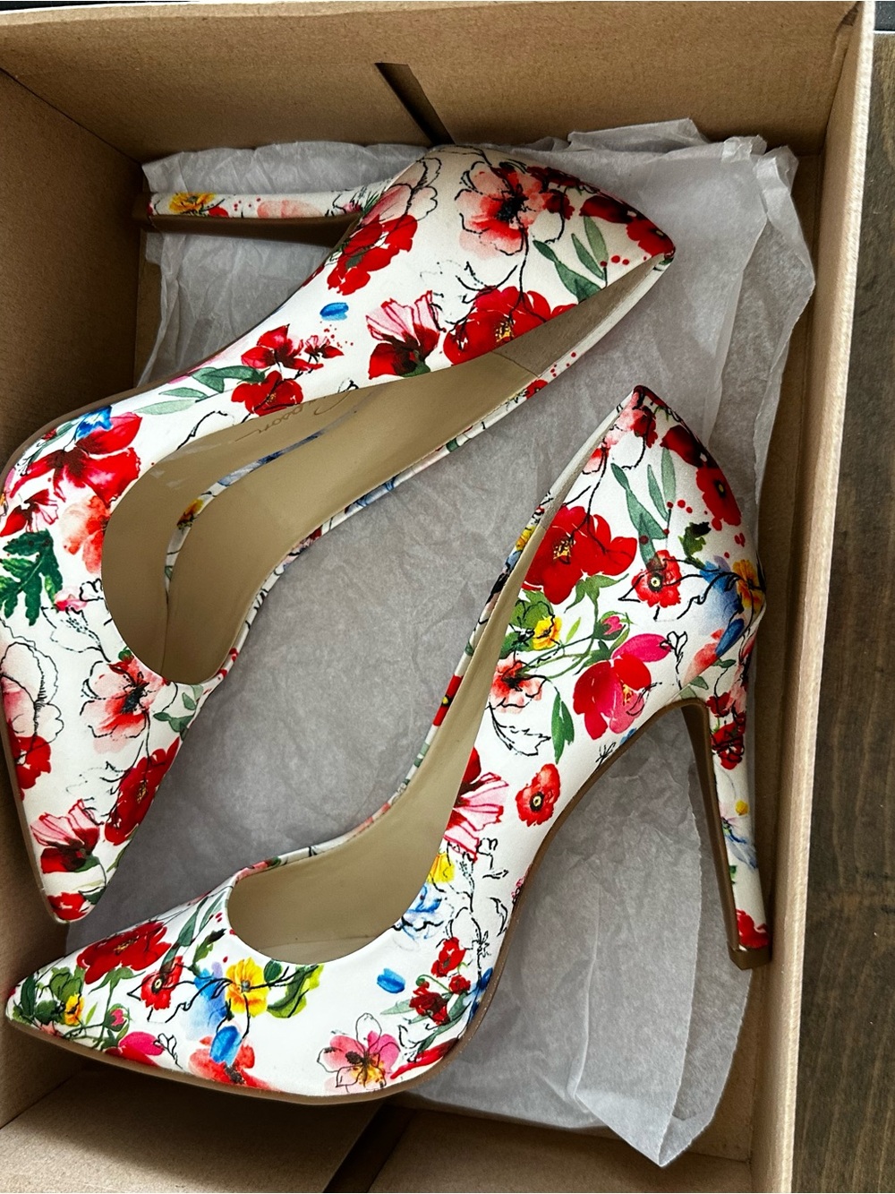 Jessica Simpson White Floral Pointed Toe Stiletto Pumps - Picture 3 of 8